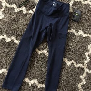 Nike Dryfit NEW leggings crop size xs